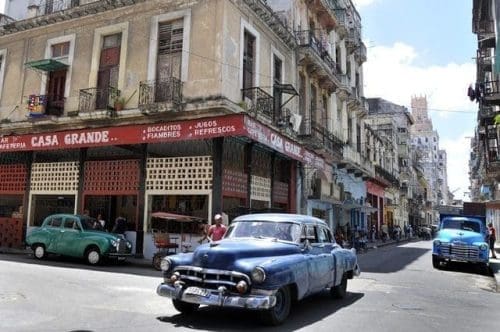 A car travels on a street in Havana, Cuba, on April 9, 2015. (Xinhua/Joaquin Hernandez) (vf) (lmz) A car travels on a street in Havana, Cuba, on April 9, 2015. (Xinhua/Joaquin Hernandez) (vf) (lmz)