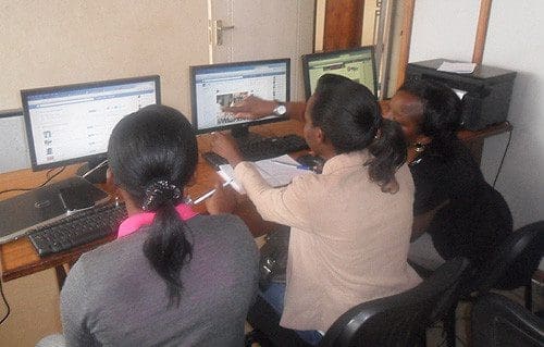wpid-woman-computer.jpg