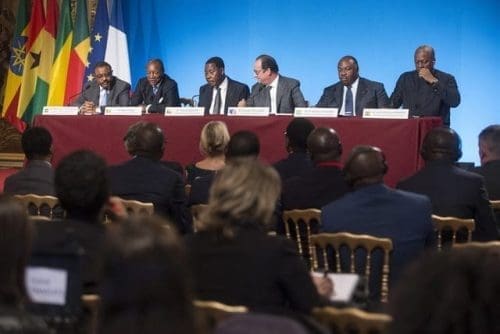(From L-R)Ethiopian Prime Minister Haile Mariam Dessalegn, Guinean President Alpha Conde, Benin President Thomas Boni Yayi, French President Francois Hollande, Gabon President Ali Bongo and Ghana President John Dramani Mahama hold a press conference following a lunch at the Elysee Palace to honor the African presidents involved in sustainable development regarding the COP21 in Paris, France, Nov.10, 2015. The 2015 United Nations Climate Change Conference (COP 21) will take place from Nov. 30 to Dec. 11 in Paris, with the objective is to achieve a legally binding and universal agreement on climate change. (Xinhua/Theo Duval) (From L-R)Ethiopian Prime Minister Haile Mariam Dessalegn, Guinean President Alpha Conde, Benin President Thomas Boni Yayi, French President Francois Hollande, Gabon President Ali Bongo and Ghana President John Dramani Mahama hold a press conference following a lunch at the Elysee Palace to honor the African presidents involved in sustainable development regarding the COP21 in Paris, France, Nov.10, 2015. The 2015 United Nations Climate Change Conference (COP 21) will take place from Nov. 30 to Dec. 11 in Paris, with the objective is to achieve a legally binding and universal agreement on climate change. (Xinhua/Theo Duval)