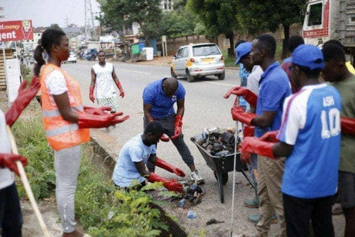 PUC students undertaking the clean-up exercise PUC students undertaking the clean-up exercise