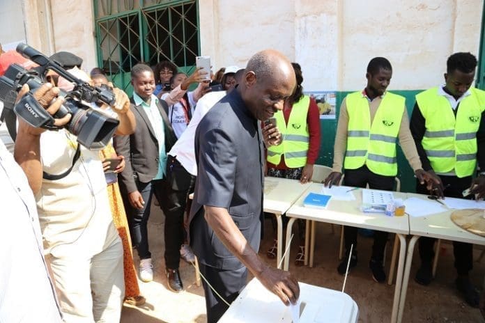 The incumbent president of Guinea-Bissau Jose Mario Vaz votes at a polling station near the presidential palace in Bissau, Guinea-Bissau, Dec. 29, 2019. Guinea-Bissau's presidential election runoff kicked off here on Sunday between two former prime ministers, Domingos Simoes Pereira and Umaro Sissoco Embalo. (Xinhua/Xing Jianqiao)