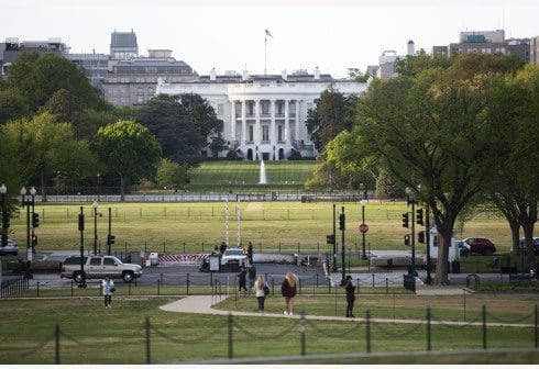 WASHINGTON D.C., April 23, 2020 (Xinhua) -- Photo taken on April 22, 2020 shows the White House in Washington D.C., the United States. U.S. President Donald Trump said on Wednesday that he has signed an executive order, limiting immigration to the United States for 60 days amid the COVID-19 pandemic. (Xinhua/Liu Jie) WASHINGTON D.C., April 23, 2020 (Xinhua) -- Photo taken on April 22, 2020 shows the White House in Washington D.C., the United States. U.S. President Donald Trump said on Wednesday that he has signed an executive order, limiting immigration to the United States for 60 days amid the COVID-19 pandemic. (Xinhua/Liu Jie)