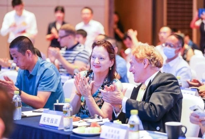 Representatives of foreign enterprises join the Haikou Foreign Enterprises Development Forum in Haikou, south China's Hainan province, Aug. 28, 2020.