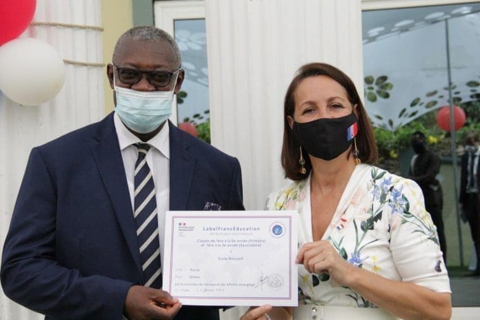 On February, 4th 2021, the Embassy of France to Ghana and the management of the École Ronsard, East Legon, Accra have proceeded to a ceremony awarding the school as the first in Ghana to obtain the French LabelFrancÉducation, rewarding the bilingual programs in schools from the whole world.