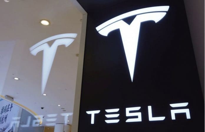 FILED - April 21, 2020, Hangzhou, Hangzhou, China: ZhejiangÃ¯ÂŒÅ’CHINA-Customers buy electric cars at a tesla store in hangzhou, east China's zhejiang province, April 21, 2020...On the same day, tesla began to broadcast live activities on an e-commerce platform for eight days in a row. During the broadcast, tesla will give out rights such as children's electric car, 48-hour test drive right of Model 3 and charging coupon. This is tesla's latest move after it announced last week that it would open an official flagship store in a Chinese e-commerce platform...It is understood that due to the impact of COVID 19 epidemic on offline consumption, tesla has maintained the popularity with users through online live broadcasting since February this year. Some auto industry experts said that at present, the global enterprise digitization process is accelerating comprehensively, tesla cooperated with the third-party e-commerce platform, which will increase tesla's touch points in the e-commerce digital market. (Credit Image: © SIPA Asia via ZUMA Wire Photo: Longwei/SIPA Asia via ZUMA Wire/dpa