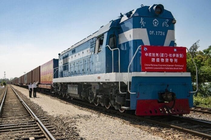 A China-Europe freight train carrying anti-pandemic materials leaves Xiamen, southeast China’s Fujian province, for Duisburg, Germany, April 21, 2021. (Photo by Zhuang Jianhua/People’s Daily Online)