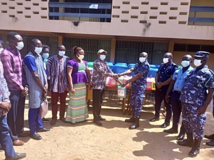 Presentation of the COVID-19 items to the schools