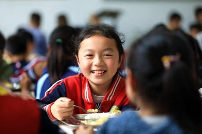 Students have nutritious meals at a primary school in Gangbian township of Congjiang county, southwest China's Guizhou province. (Photo by Luo Jinglai/People's Daily Online) Students have nutritious meals at a primary school in Gangbian township of Congjiang county, southwest China's Guizhou province. (Photo by Luo Jinglai/People's Daily Online)