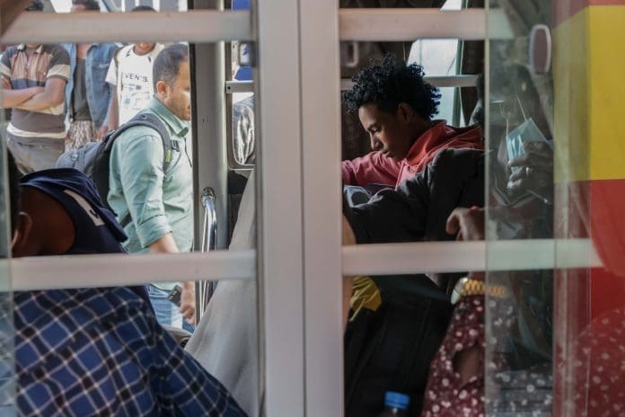 Migrants stranded in Ma’rib long to return home, as they wait for the Voluntary Humanitarian Return program to resume. Photo: IOM/Haithm Abdulbaqi 2024 Migrants stranded in Ma’rib long to return home, as they wait for the Voluntary Humanitarian Return program to resume. Photo: IOM/Haithm Abdulbaqi 2024
