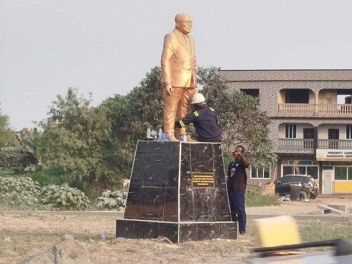 Akufo-Addo Statue Akufo-Addo Statue
