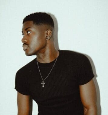 RCee plays sold-out Red Room show with Blackcode Band